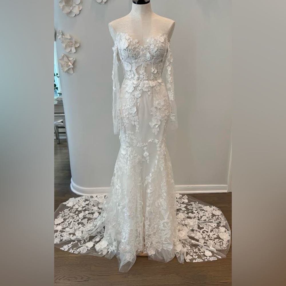 Monique Lhuillier White Long Sleeve Off the Shoulder Wedding Gown